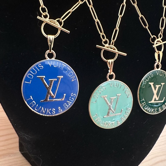Choice of one Authentic LV Charm - Picture 2 of 4